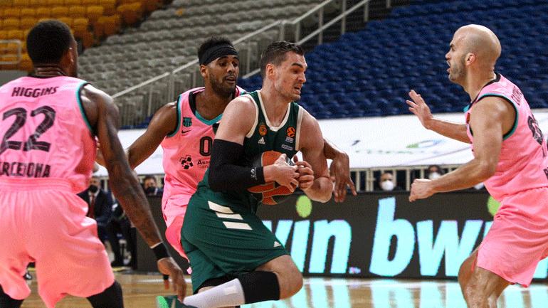 Λύγισε (85-77) απέναντι στην Μπαρτσελόνα ο Παναθηναϊκός παρά το εξαιρετικό ντεμπούτο του Χεζόνια